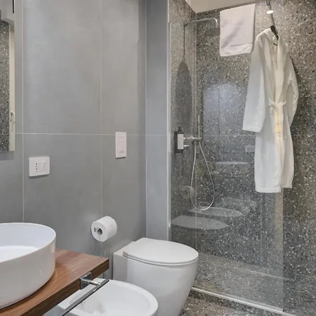 Well - Piazza Dei Martiri Bed & Breakfast Neapel