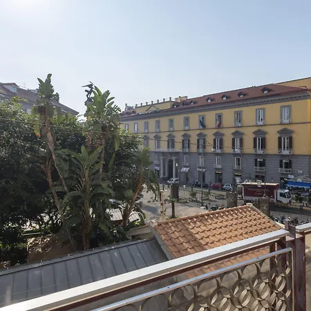 Well - Piazza Dei Martiri 4*