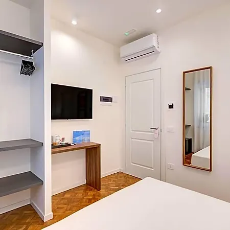 Well - Piazza Dei Martiri Bed & Breakfast Napoli