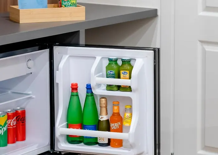 Well - Piazza Dei Martiri 4*