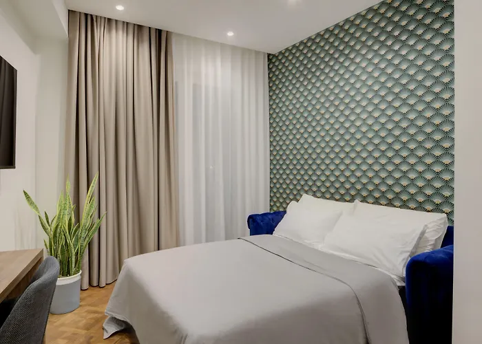 Well - Piazza Dei Martiri 4*