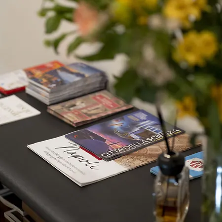 Well - Piazza Dei Martiri نابولي