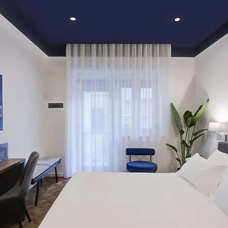 Well - Piazza Dei Martiri 4*