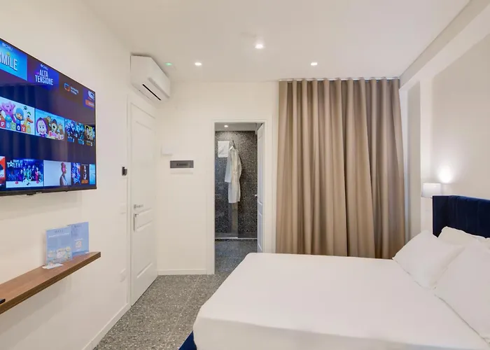 Well - Piazza Dei Martiri Bed & Breakfast Napoli