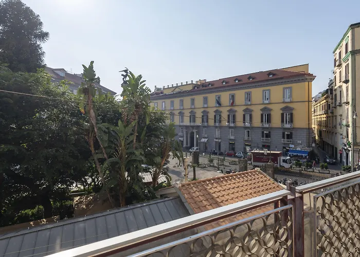 Well - Piazza Dei Martiri 4*